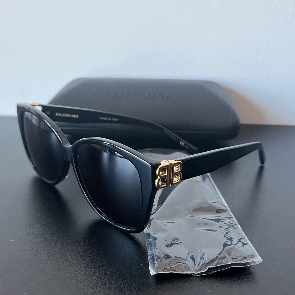 Like New Balenciaga Dynasty square sunglasses 59mm black/ gold
